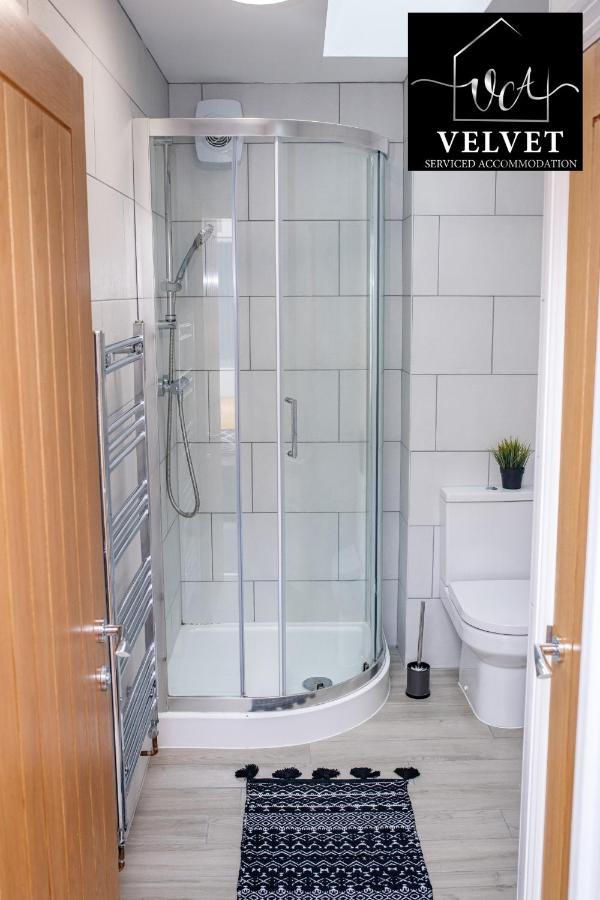 1 Bed House , Free Wifi,Free Parking,Leasure,Business Apartamento Swansea Exterior foto